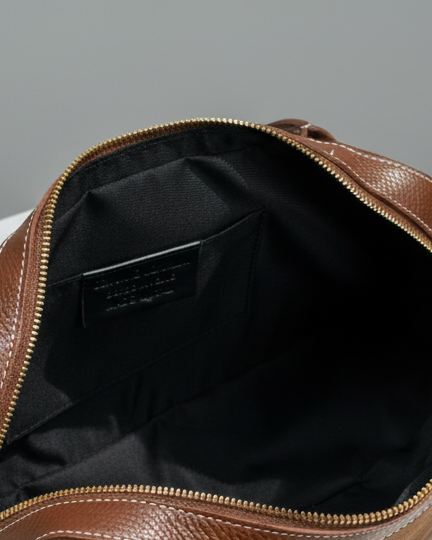Borsa marrone dettaglio interno rigenerato
