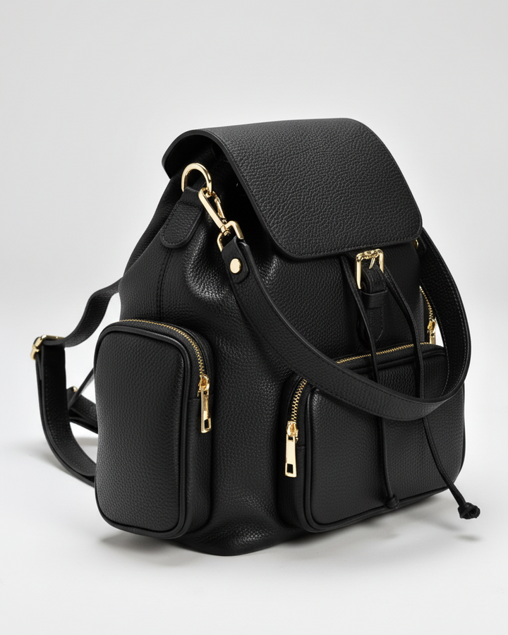 Zaino nero vista laterale formato verticale